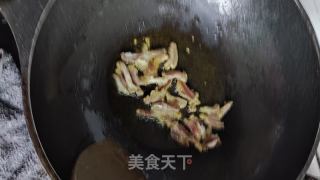 蒜苗炒腊肉的做法步骤：4