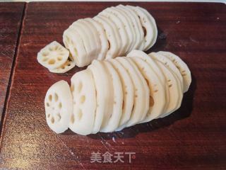 脆炸藕片的做法步骤：1