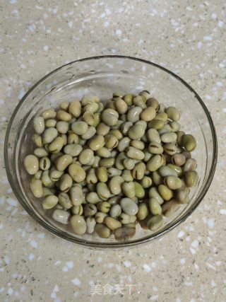 藠头炒蚕豆的做法步骤：1