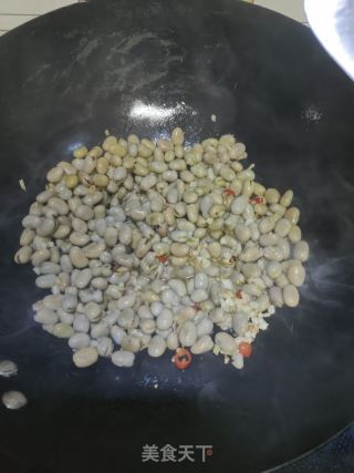 藠头炒蚕豆的做法步骤：6