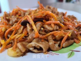 红萝卜炒卤大肠的做法
