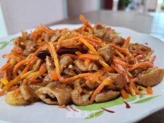 红萝卜炒卤大肠的做法步骤：5