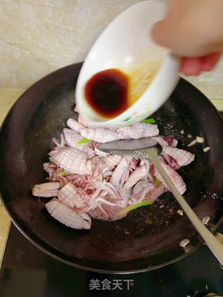 鱿鱼炒芹菜的做法步骤：5