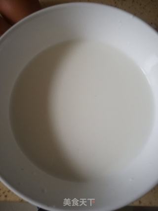 牛奶西红柿布丁的做法步骤：1