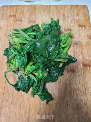 凉拌红萝卜菠菜粉丝的做法步骤：2