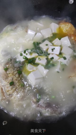 鸡蛋豆腐鲫鱼汤的做法步骤：10