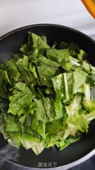 清炒油麦菜的做法步骤：4