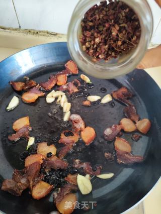 腊肉灿油麦菜的做法步骤：7