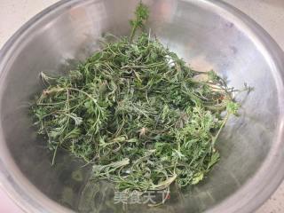茵陈炒鸡蛋的做法步骤：1