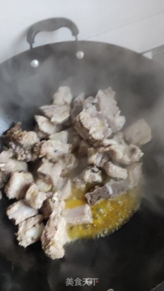 红烧排骨的做法步骤：1