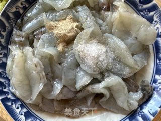 葱香虾球的做法步骤：3