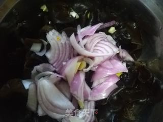 凉拌木耳皮芽子的做法步骤：3