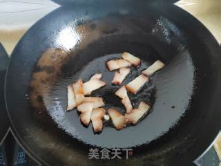 五花肉炒冬笋草籽的做法步骤：4