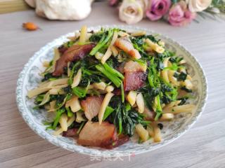 五花肉炒冬笋草籽的做法步骤：7