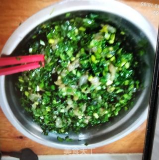 韭莱虾仁水饺的做法步骤：3