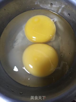 香菜炒鹅蛋的做法步骤：1