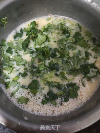 香菜炒鹅蛋的做法步骤：5