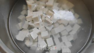 宫保豆腐丁的做法步骤：1