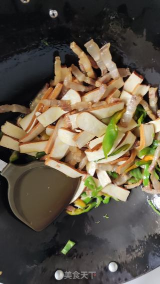 青椒炒豆干的做法步骤：5