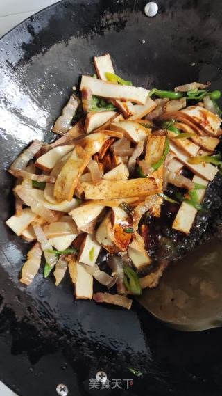 青椒炒豆干的做法步骤：6