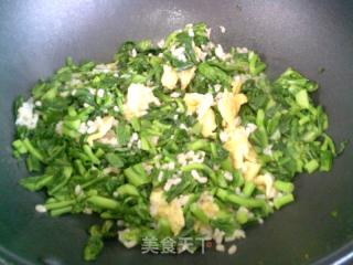 鸡蛋糙米饭炒油菜蕻的做法步骤：7