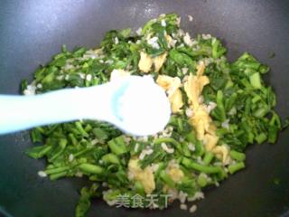 鸡蛋糙米饭炒油菜蕻的做法步骤：8