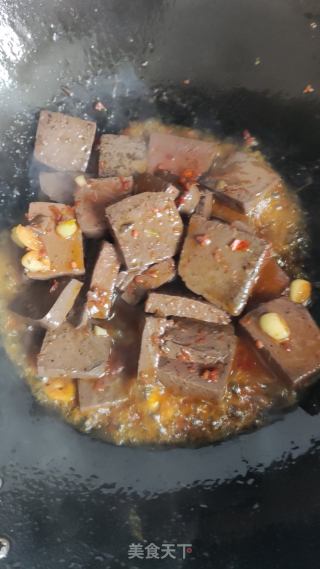 辣炒鸭血的做法步骤：2
