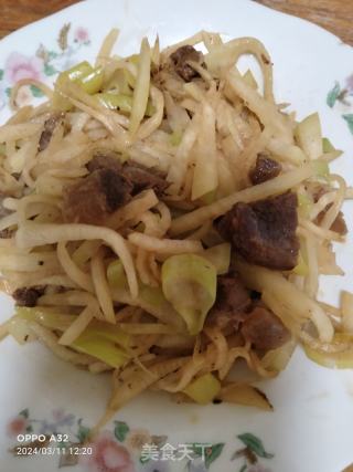 萝卜丝炒肉的做法