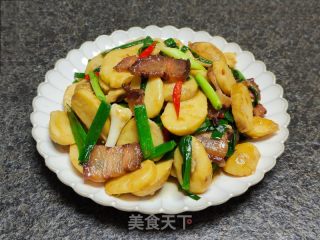 腊肉炒茨菇的做法