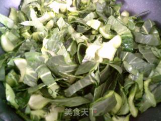 鸡蛋红肠青菜炒荞麦面的做法步骤：7