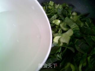 鸡蛋红肠青菜炒荞麦面的做法步骤：8