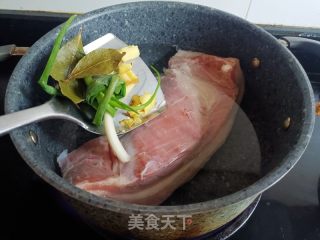 家庭版梅菜扣肉的做法步骤：3