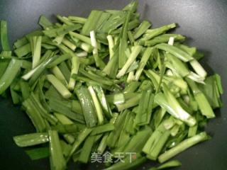 鸡蛋炒韭菜的做法步骤：6