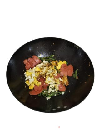 青椒火腿肠炒煎蛋的做法步骤：4