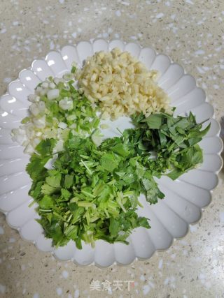 油泼面的做法步骤：3