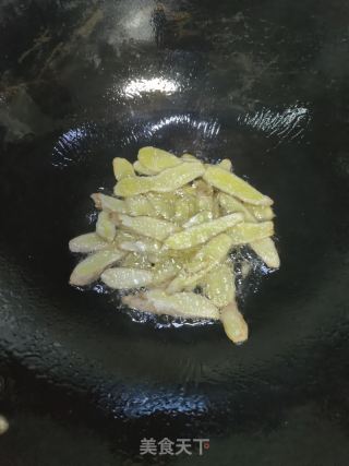 姜葱炒鸡的做法步骤：2