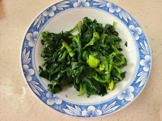 虾仁菠菜汤的做法步骤：6