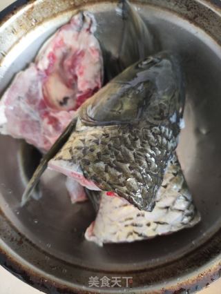 奶白鲩鱼汤的做法步骤：1