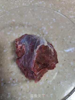 小炒牛肉的做法步骤：1