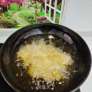 焦香土豆的做法步骤：6