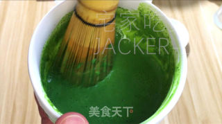 抹茶淡奶烤布丁，制作简单，甜而不腻，口感Q弹软嫩。的做法步骤：2