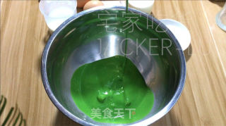 抹茶淡奶烤布丁，制作简单，甜而不腻，口感Q弹软嫩。的做法步骤：3
