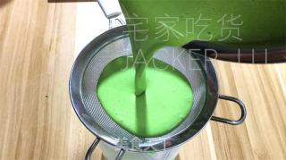 抹茶淡奶烤布丁，制作简单，甜而不腻，口感Q弹软嫩。的做法步骤：5