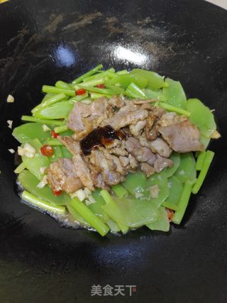 莴笋炒肉的做法步骤：11