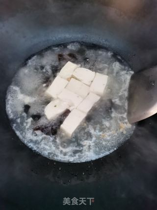 白花菜豆腐皮蛋汤的做法步骤：4