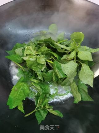 白花菜豆腐皮蛋汤的做法步骤：5