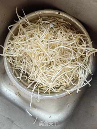 小米辣拌双色丝的做法步骤：1