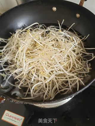 小米辣拌双色丝的做法步骤：2