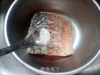 红烧乌青中段的做法步骤：2