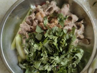 牛肉拌黄瓜的做法步骤：6
